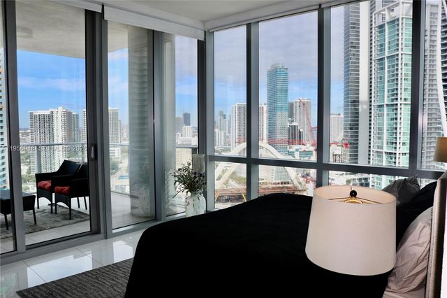 851 NE 1st Ave 2401, Miami, FL 33132