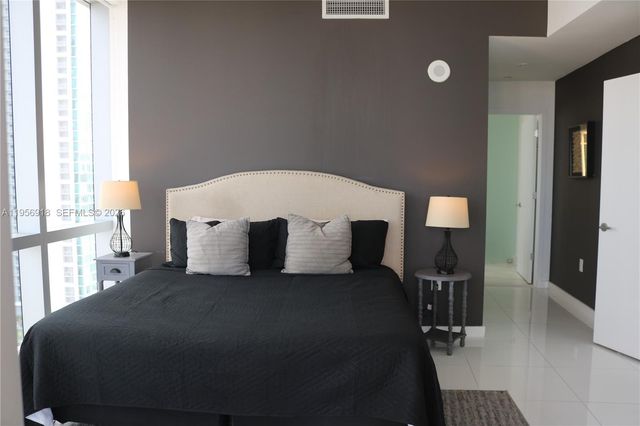 851 NE 1st Ave 2401, Miami, FL 33132