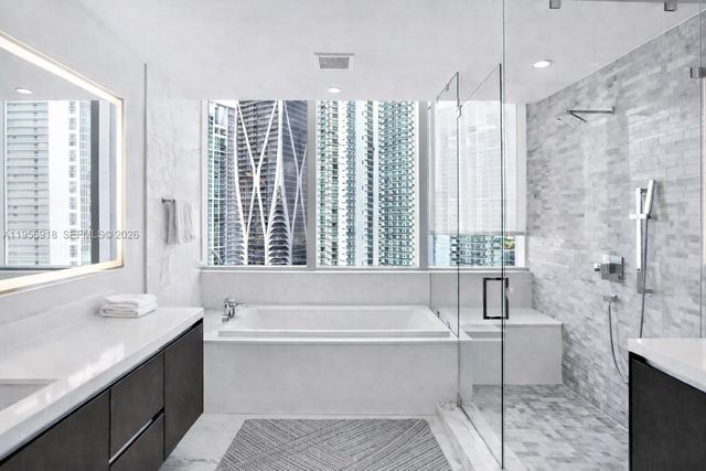 851 NE 1st Ave 2401, Miami, FL 33132