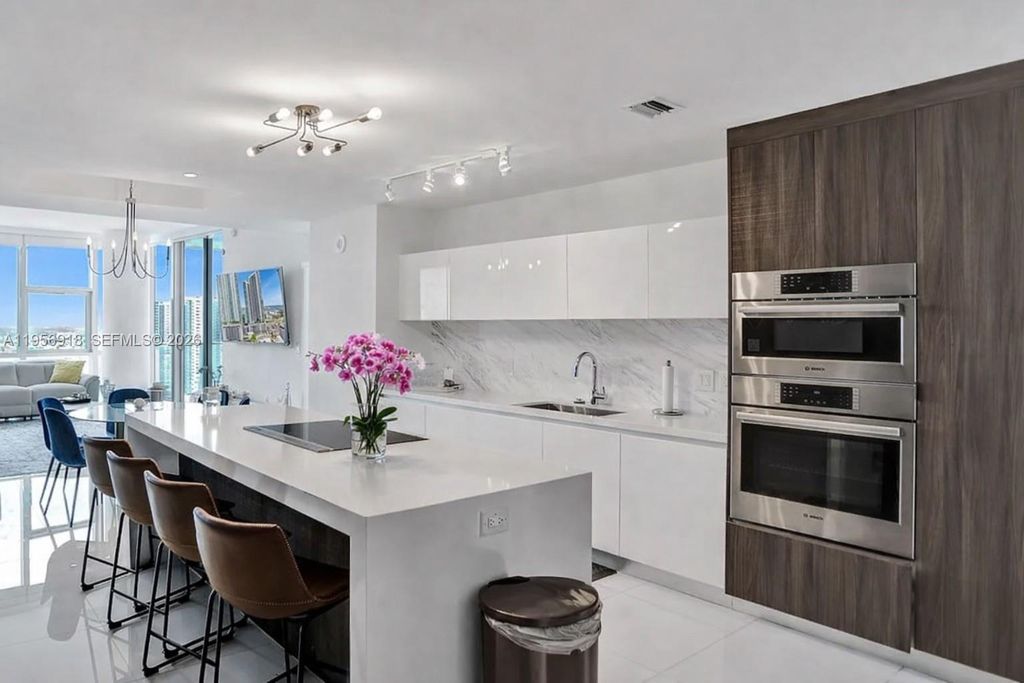 851 NE 1st Ave 2401, Miami, FL 33132