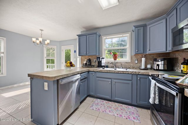 7113 Alma June Way, Louisville, KY 40228