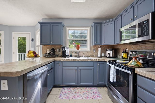 7113 Alma June Way, Louisville, KY 40228