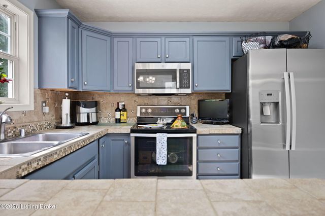 7113 Alma June Way, Louisville, KY 40228