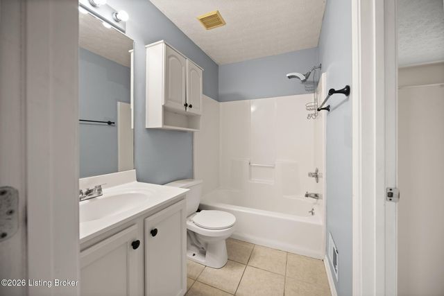 7113 Alma June Way, Louisville, KY 40228