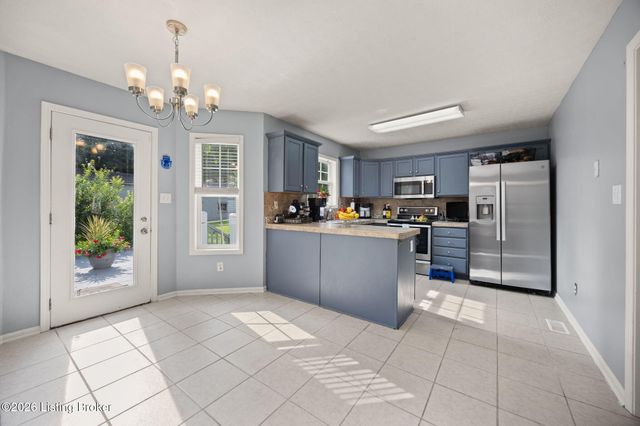 7113 Alma June Way, Louisville, KY 40228