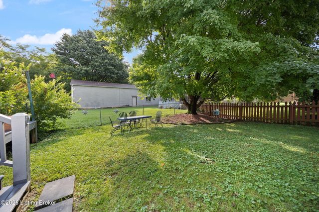 7113 Alma June Way, Louisville, KY 40228