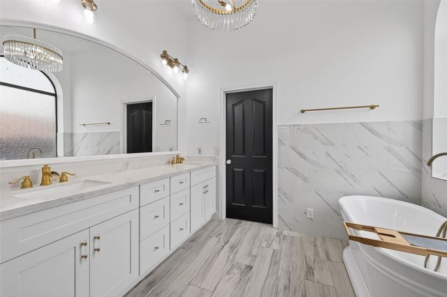 3839 Lakeridge Canyon Drive, Sugar Land, TX 77498