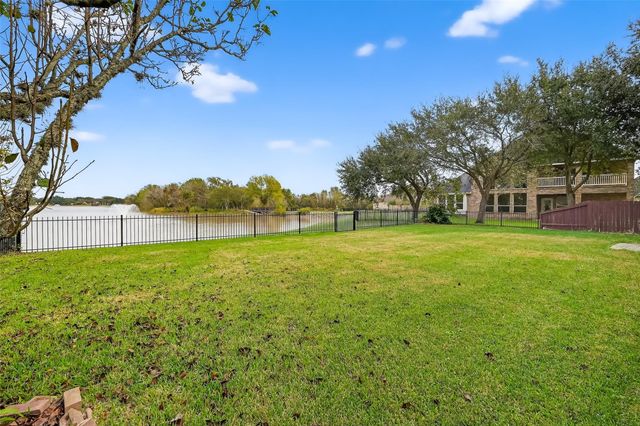 3839 Lakeridge Canyon Drive, Sugar Land, TX 77498