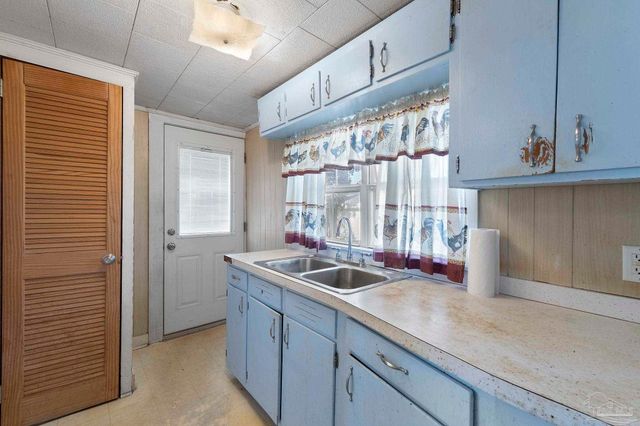 796 S E St, Pensacola, FL 32502