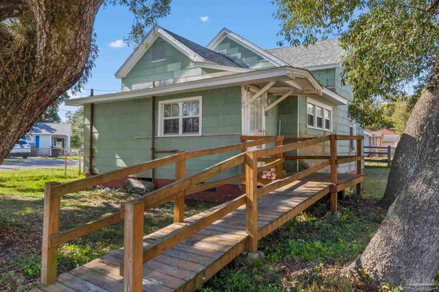 796 S E St, Pensacola, FL 32502