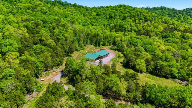 2699 Brooks Bend Ln, Gainesboro, TN 38562