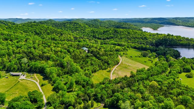 2699 Brooks Bend Ln, Gainesboro, TN 38562