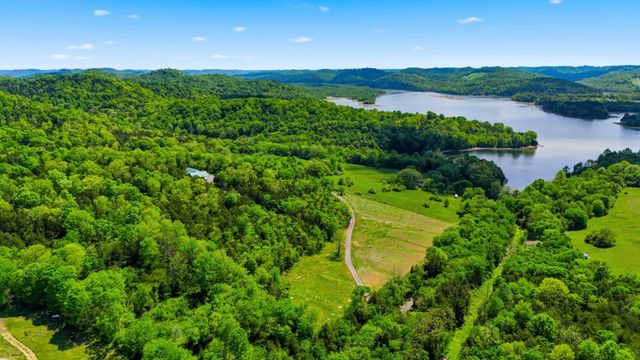 2699 Brooks Bend Ln, Gainesboro, TN 38562