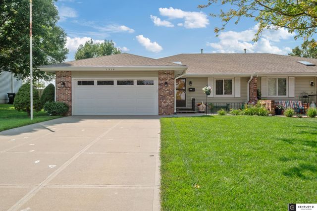 1310 Edgewood Boulevard, Papillion, NE 68046