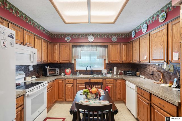 1310 Edgewood Boulevard, Papillion, NE 68046