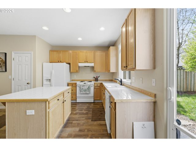 3223 Sw 179TH Ter, Beaverton, OR 97003