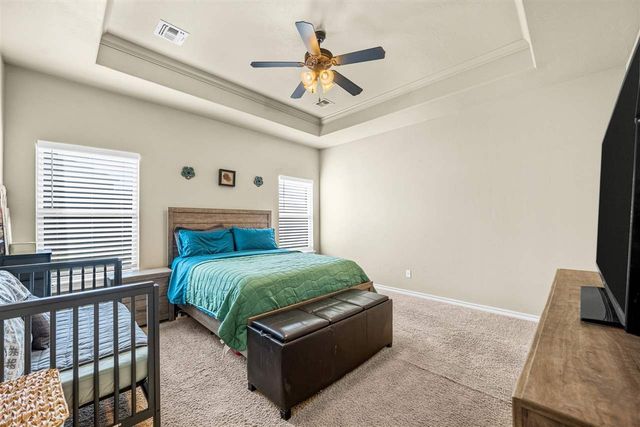 11 NE Summerwood Dr, Elgin, OK 73538