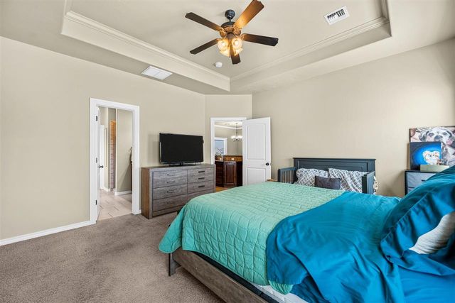 11 NE Summerwood Dr, Elgin, OK 73538
