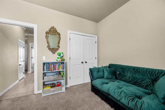 11 NE Summerwood Dr, Elgin, OK 73538