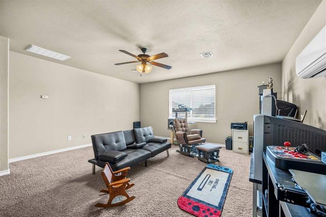 11 NE Summerwood Dr, Elgin, OK 73538