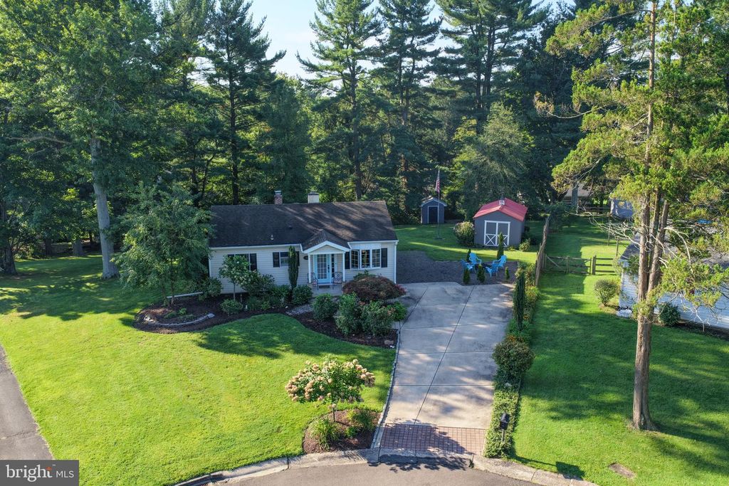 22 ELM TER, DOYLESTOWN, PA 18901 — exterior