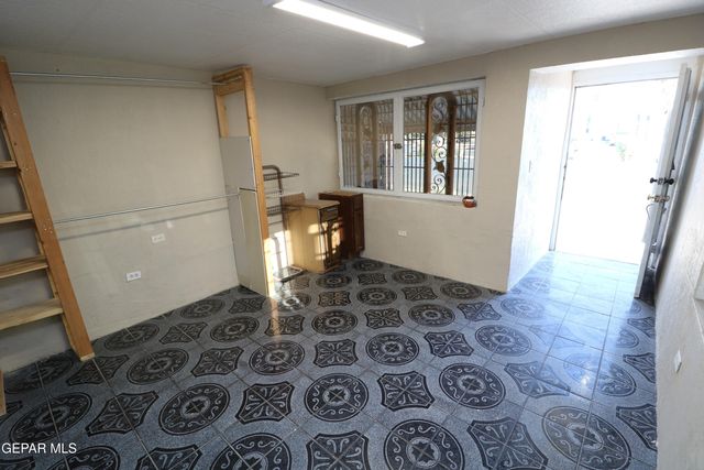 5723 Alameda Avenue, A, El Paso, TX 79905