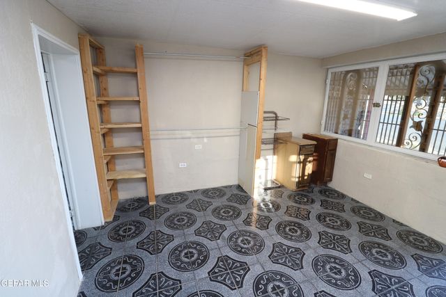 5723 Alameda Avenue, A, El Paso, TX 79905