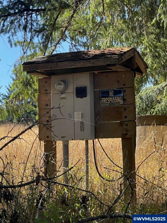 Image 14 of property listing at 25560 SW Valley View Ln, Sheridan, OR 97378