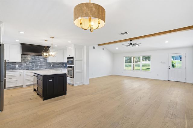 301 Tinsley W, Robinson, TX 76706