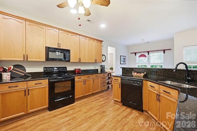 2100 Pineapple Court, Matthews, NC 28105