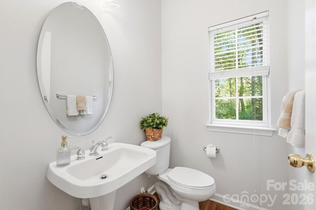 2100 Pineapple Court, Matthews, NC 28105
