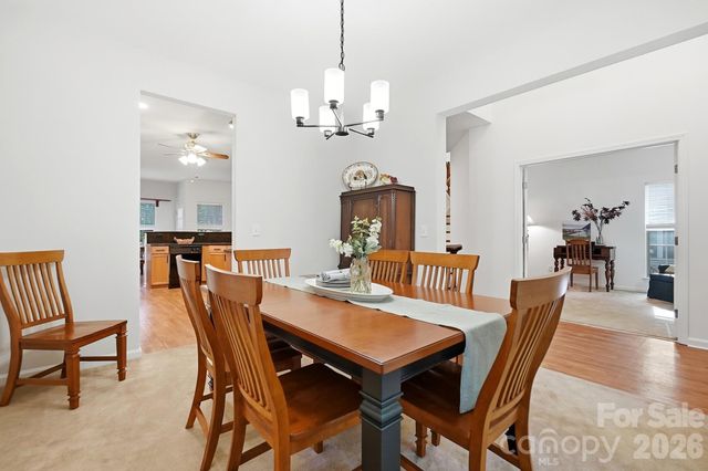 2100 Pineapple Court, Matthews, NC 28105