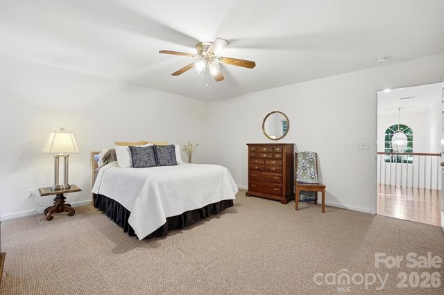 2100 Pineapple Court, Matthews, NC 28105