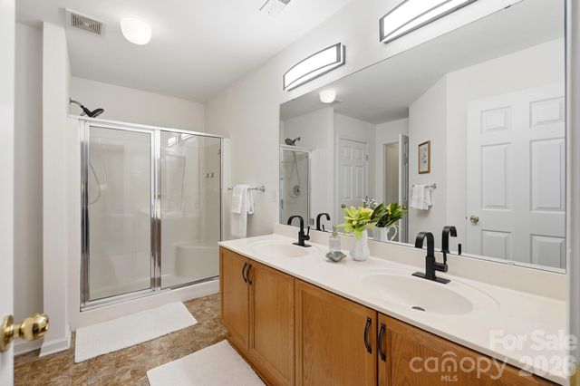 2100 Pineapple Court, Matthews, NC 28105