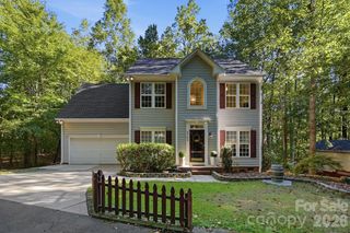 2100 Pineapple Court, Matthews, NC 28105