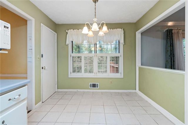 545 Longleaf Drive, Roswell, GA 30075