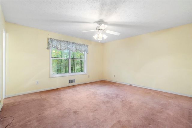 545 Longleaf Drive, Roswell, GA 30075