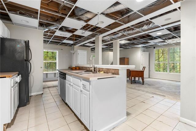 545 Longleaf Drive, Roswell, GA 30075