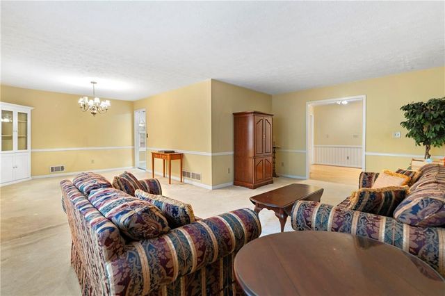 545 Longleaf Drive, Roswell, GA 30075