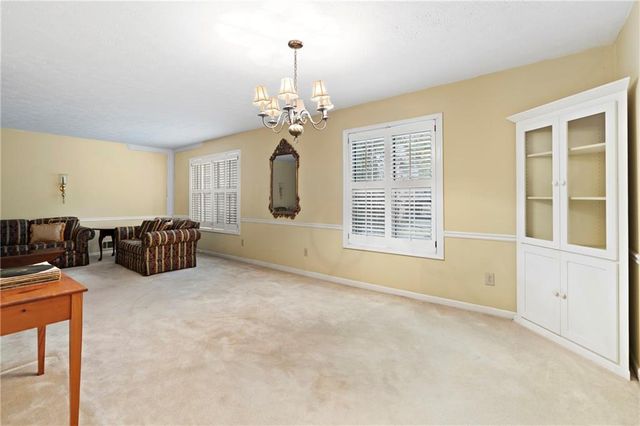 545 Longleaf Drive, Roswell, GA 30075