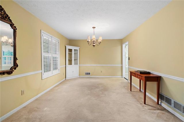 545 Longleaf Drive, Roswell, GA 30075