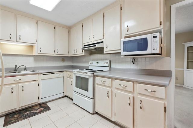 545 Longleaf Drive, Roswell, GA 30075