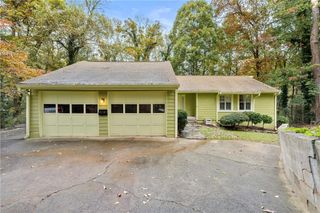 545 Longleaf Drive, Roswell, GA 30075