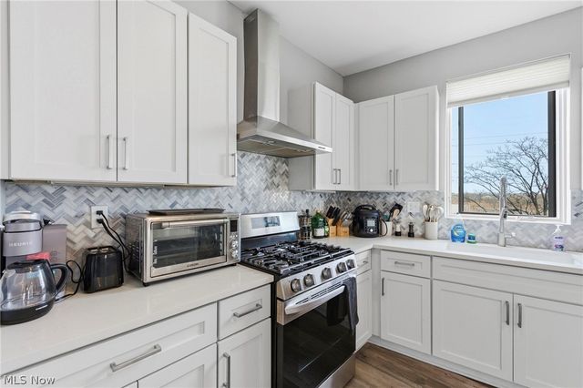402 Jefferson Avenue, Cleveland, OH 44113