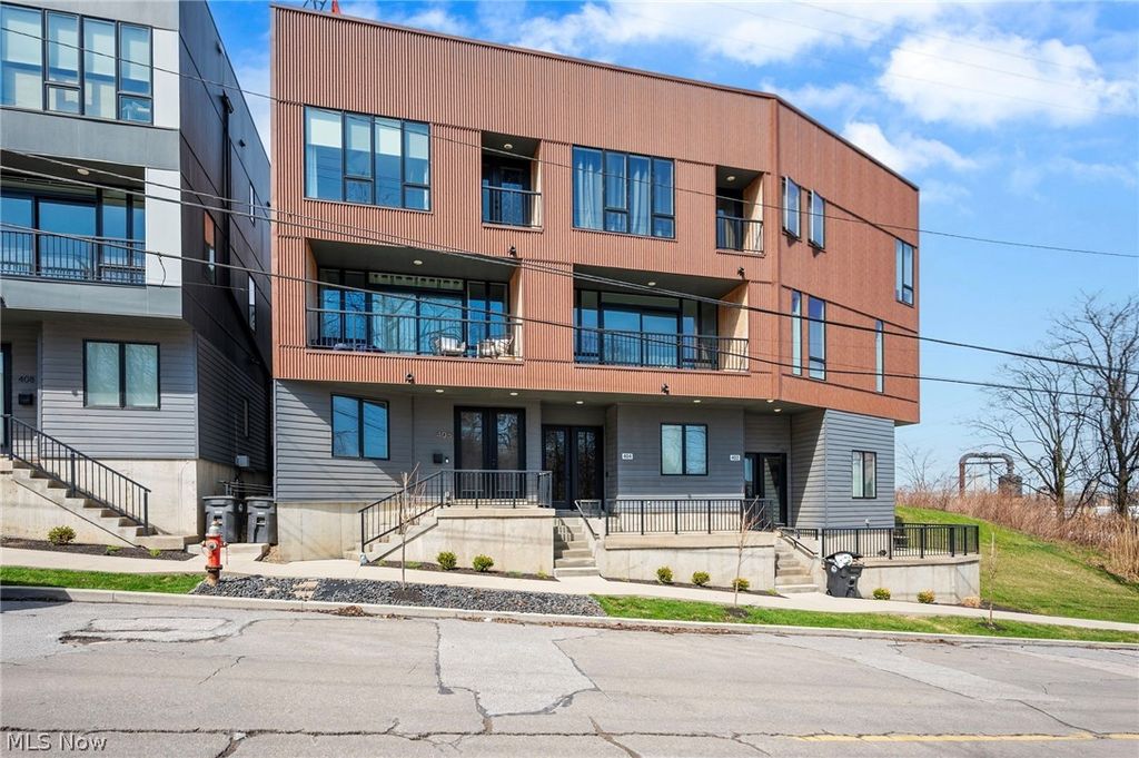 402 Jefferson Avenue, Cleveland, OH 44113