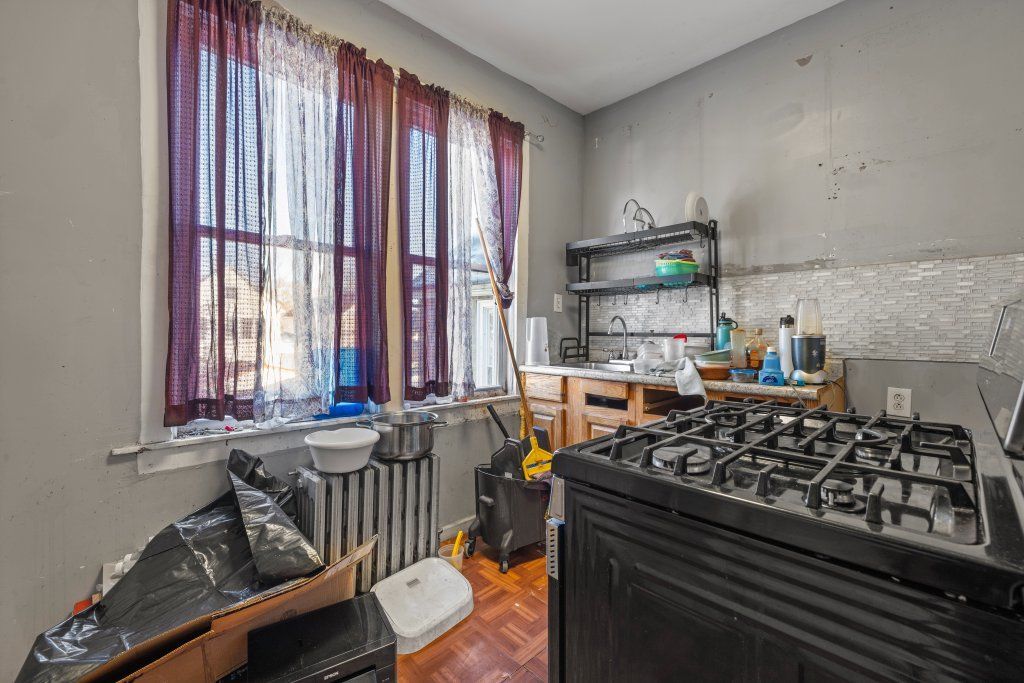 Image 13 of property listing at 4827 S Throop Street, Chicago, IL 60609