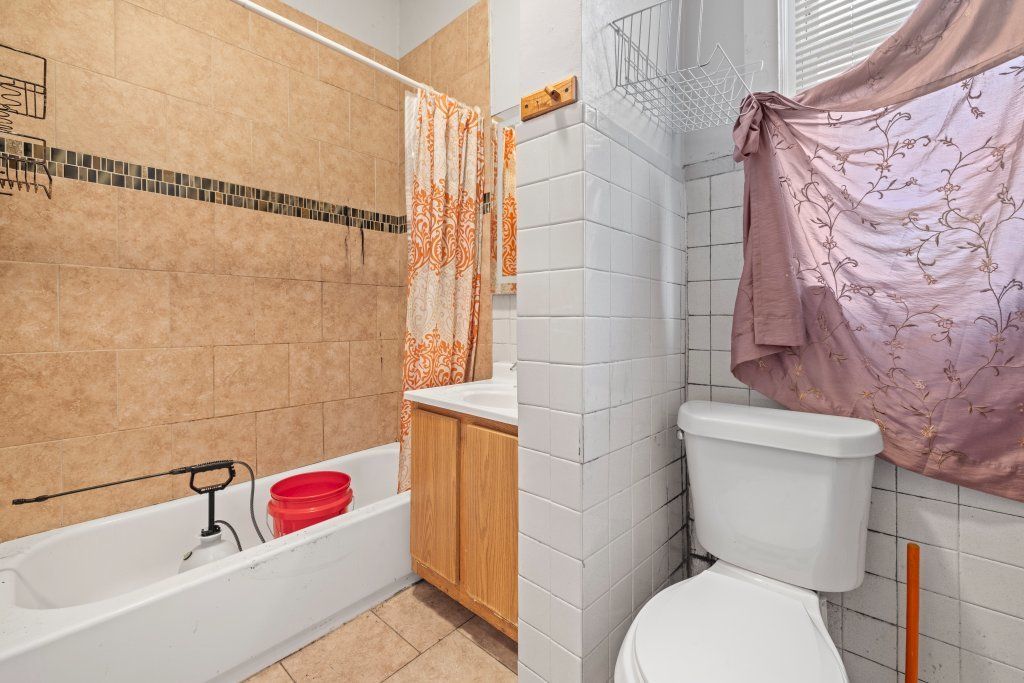 Image 19 of property listing at 4827 S Throop Street, Chicago, IL 60609