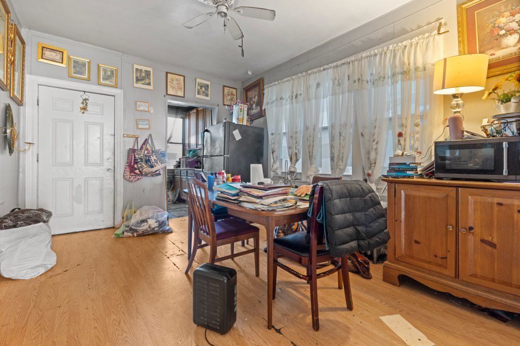 Image 4 of property listing at 4827 S Throop Street, Chicago, IL 60609