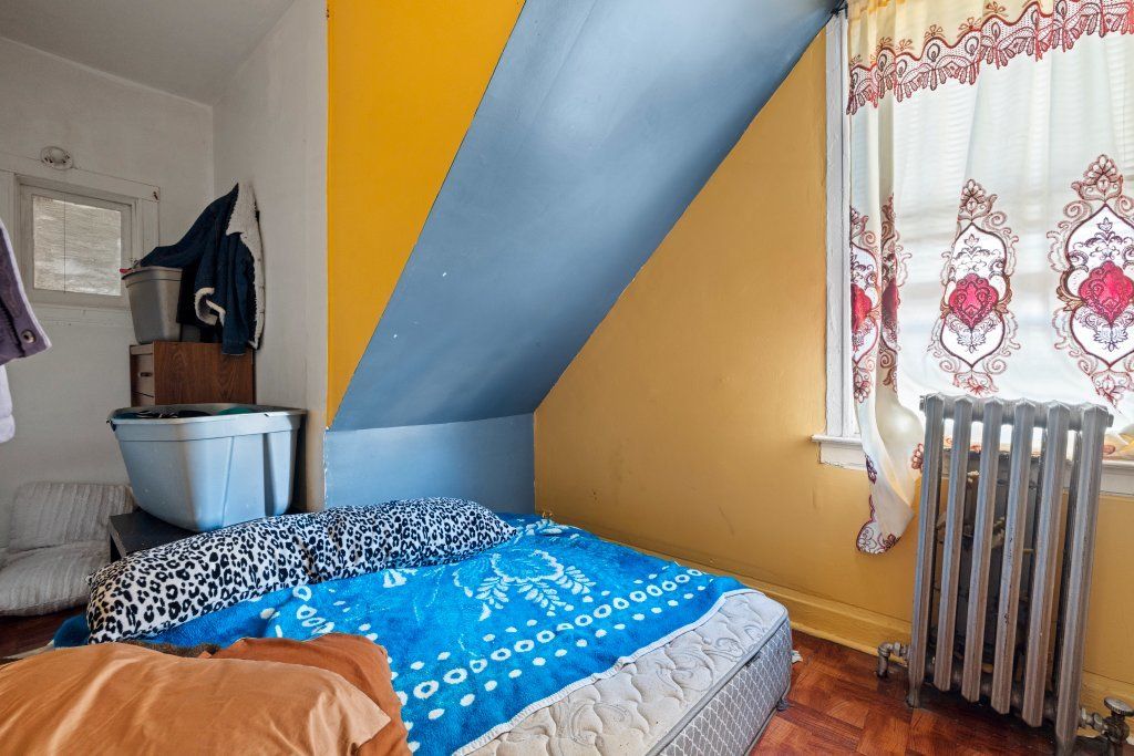 Image 7 of property listing at 4827 S Throop Street, Chicago, IL 60609