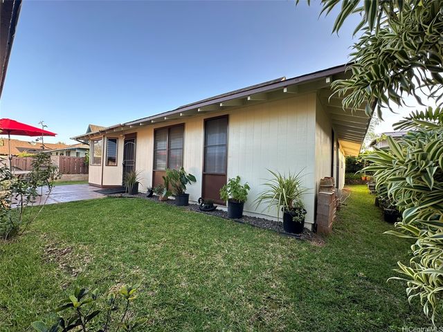 95-588 Nawenewene Circle, Mililani, HI 96789